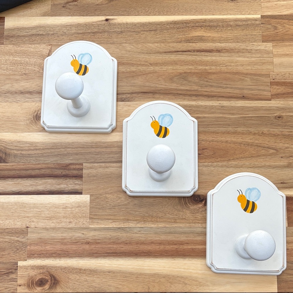 Pottery Barn Kids Bumblebee Wall Hooks - White and Yellow